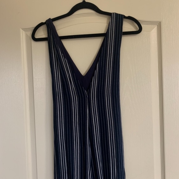 Size medium thin white stripe navy blue jumper - Picture 2 of 2